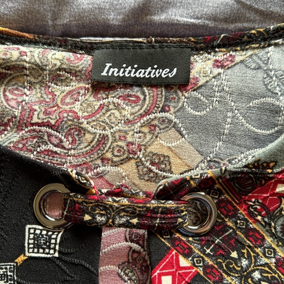 Initiatives pattern top. Fall colors and size Medium - Picture 3 of 5